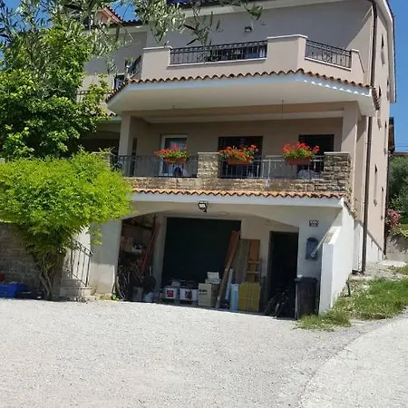 Apartment Sara's Secovlje